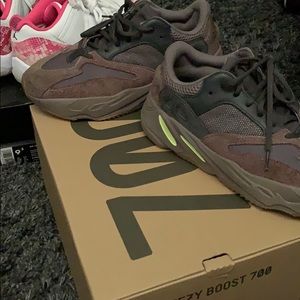Yeezy 700 Authentic With Box